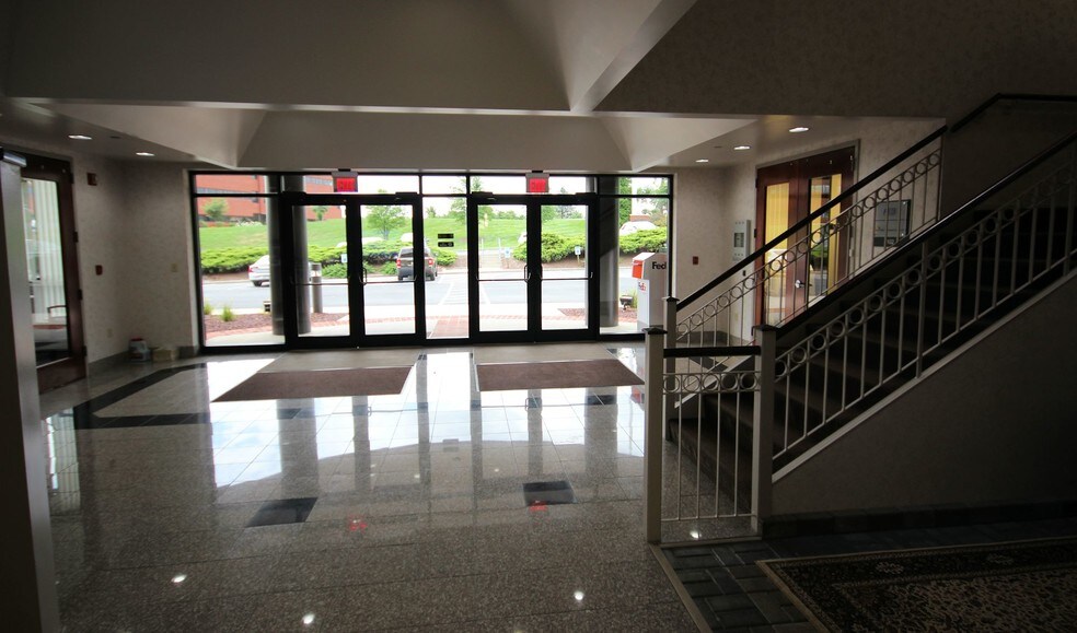 More Photos Of 4550 Lena Dr, Mechanicsburg Office For Lease