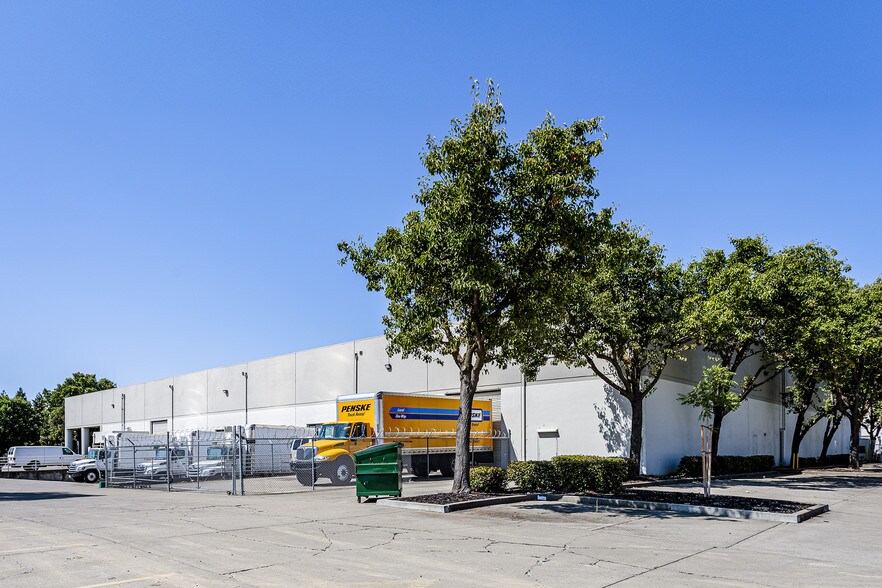More Photos Of 3910-3920 Seaport Blvd, West Sacramento Warehouse For Lease