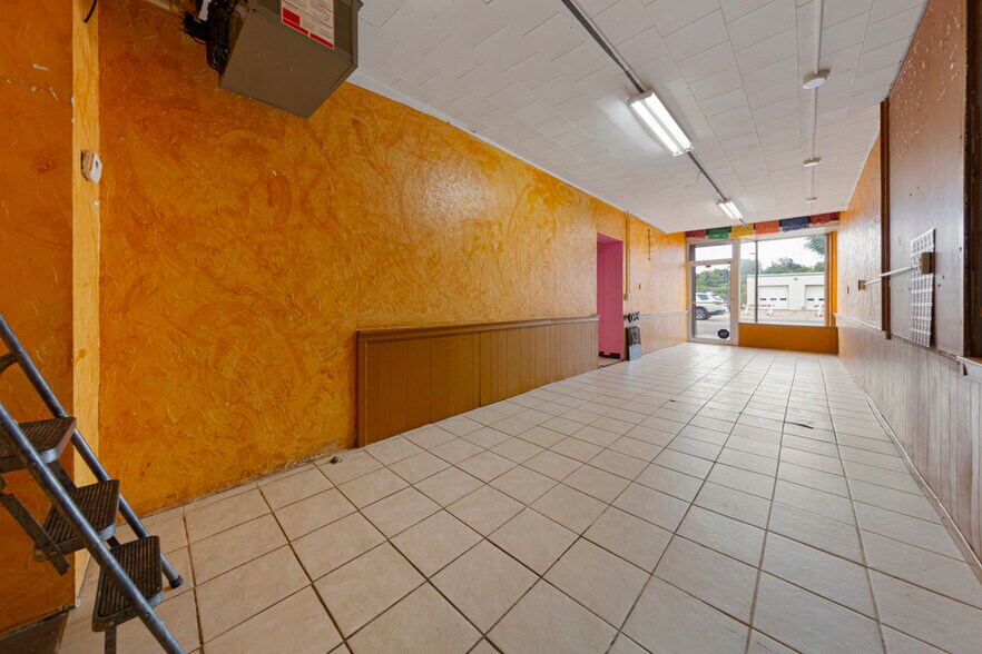 More Photos Of 508 Central Ave N, Faribault Storefront Retail Residential For Sale