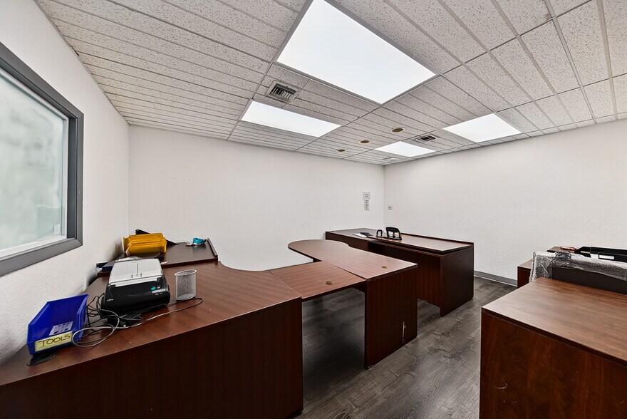 More Photos Of 936-940 NW 1st St, Fort Lauderdale Warehouse For Sale