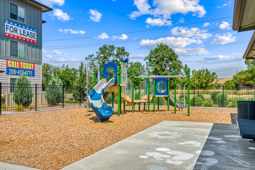 More Photos Of 9557 W State St, Boise Apartments For Sale