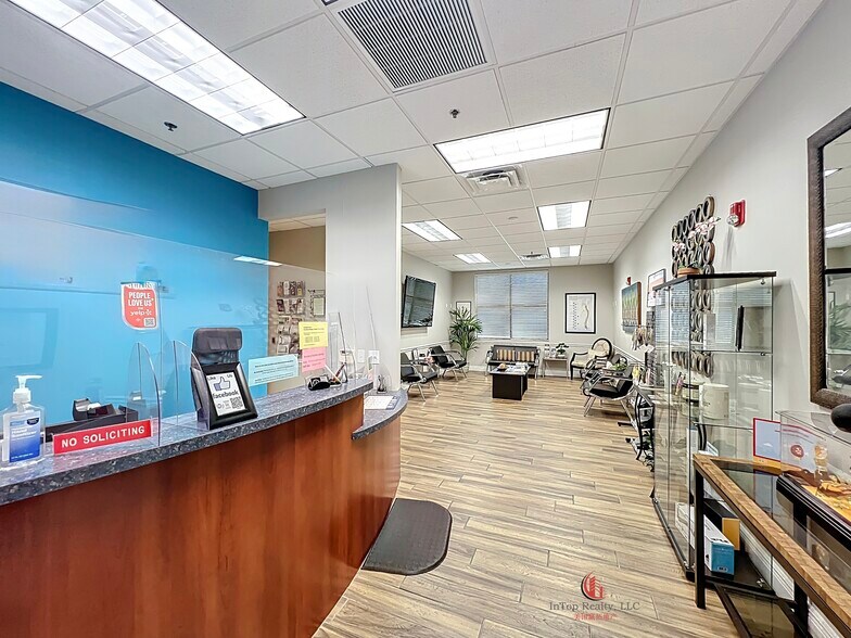 More Photos Of 1507 S Hiawassee Rd, Orlando Medical For Lease