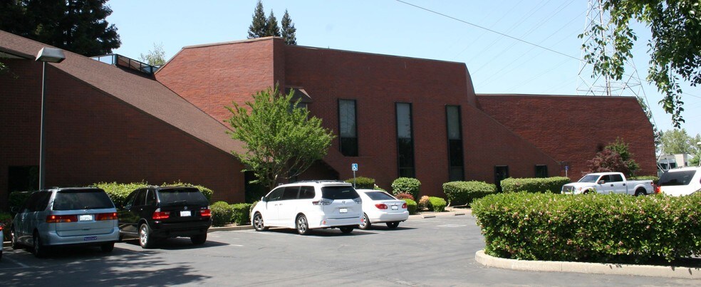 More Photos Of 2335 American River Dr, Sacramento Office For Lease