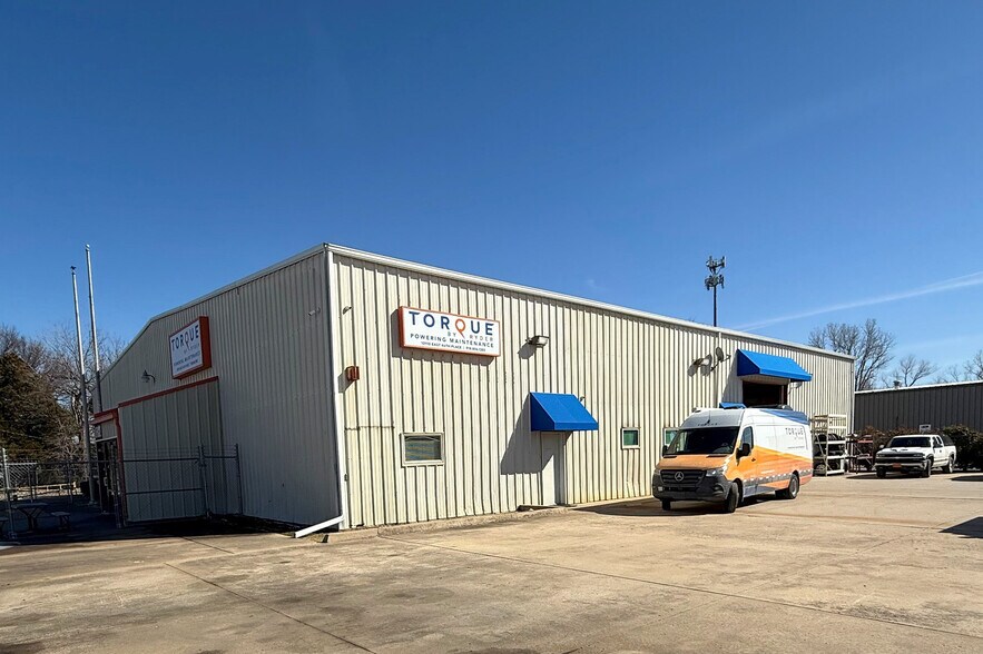More Photos Of 10110 E 46th Pl, Tulsa Service For Lease