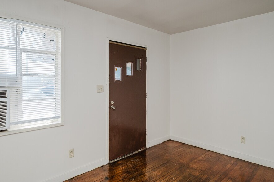 More Photos Of 2418 Eufaula Ct, Birmingham Apartments For Sale