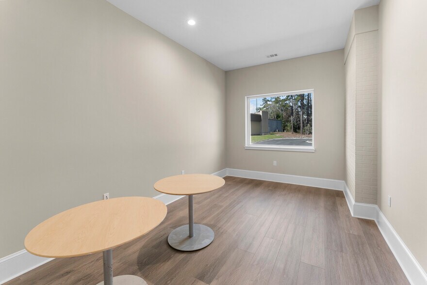 More Photos Of 710 Mall Blvd, Savannah Bank For Sale