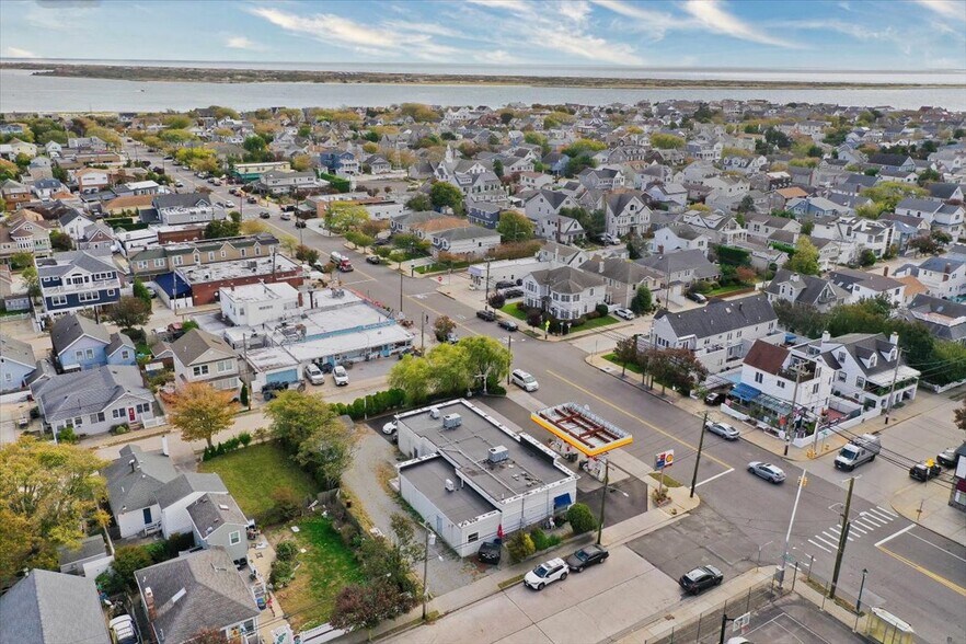 More Photos Of 12 Lido Blvd, Point Lookout Service Station For Sale