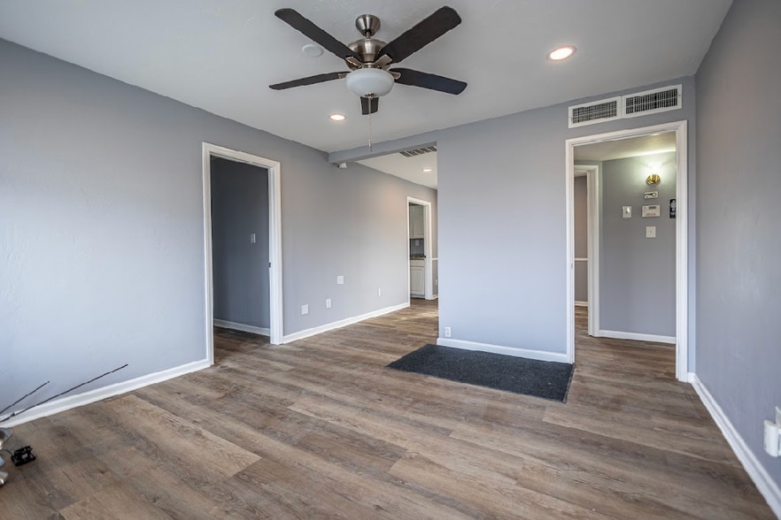 More Photos Of 3917 Stockdale Hwy, Bakersfield Medical For Sale