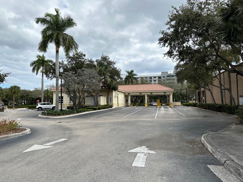 More Photos Of 5131 Congress Ave, Boca Raton General Retail For Sale
