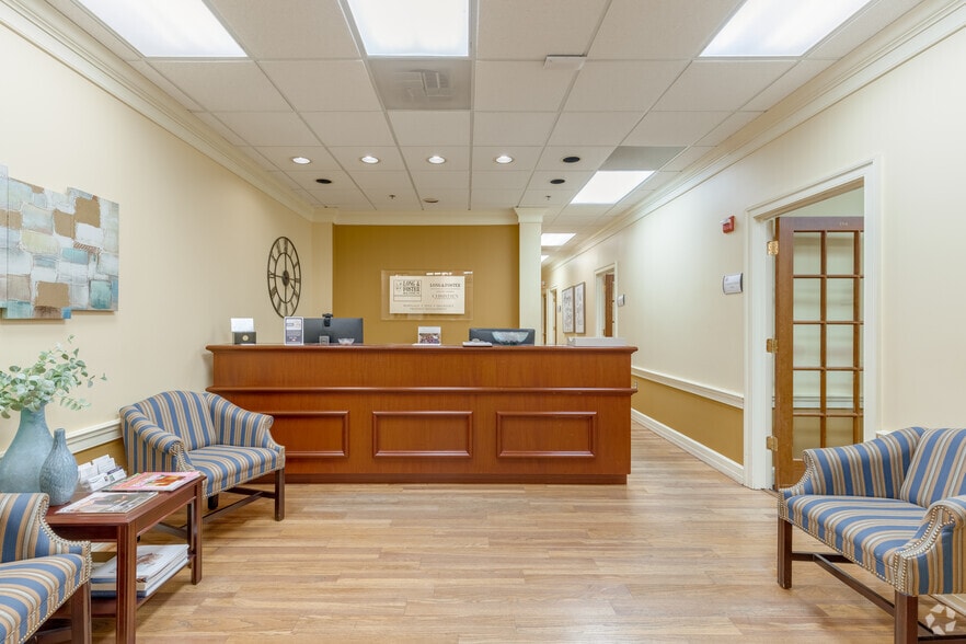 More Photos Of 13875 Hedgewood Dr, Woodbridge Medical For Lease