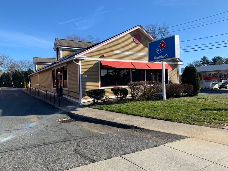 Primary Photo Of 2 Norfolk Rd, Holbrook Restaurant For Lease