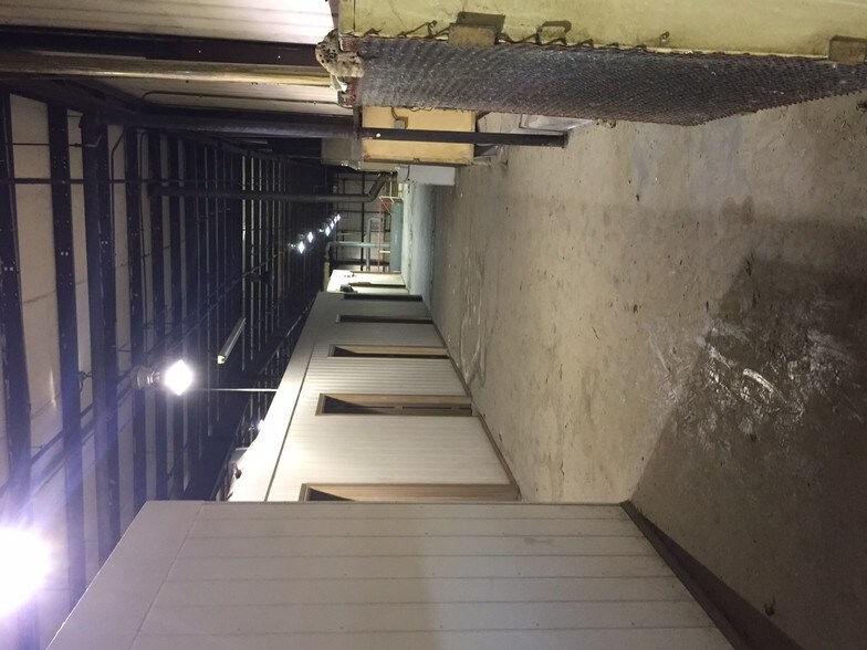 More Photos Of 400 N Harvey St, Seminole Manufacturing For Lease