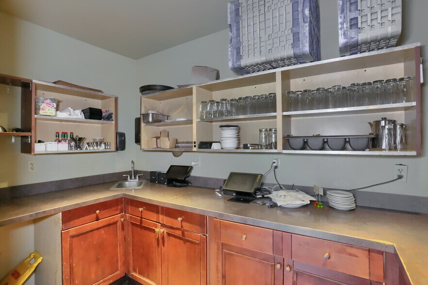 More Photos Of 634 Camp Horne Rd, Pittsburgh General Retail For Sale