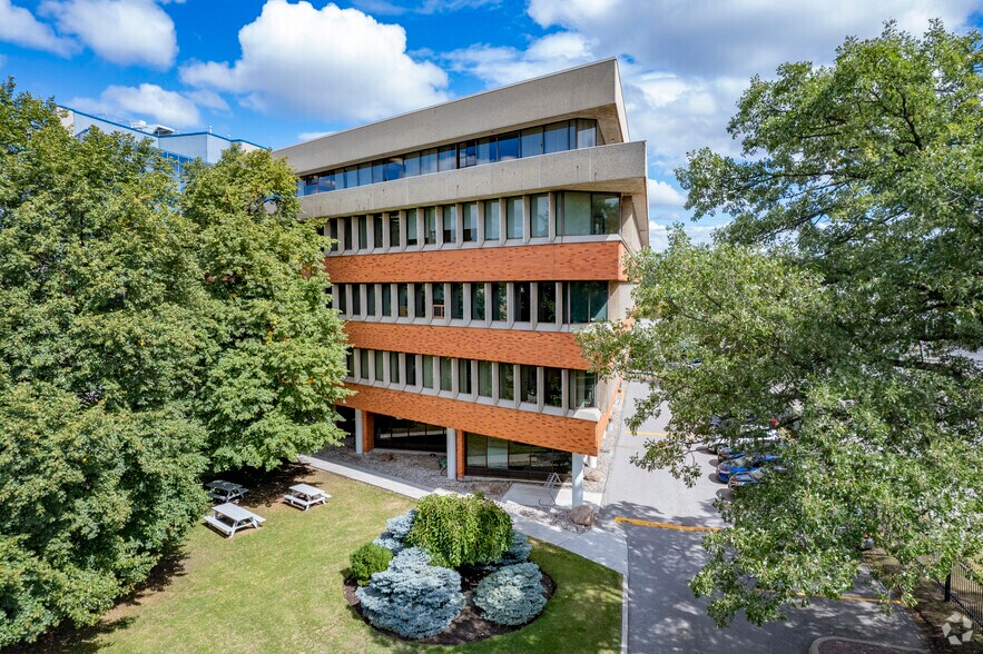 More Photos Of 1 Valleybrook Dr, Toronto Office For Sale