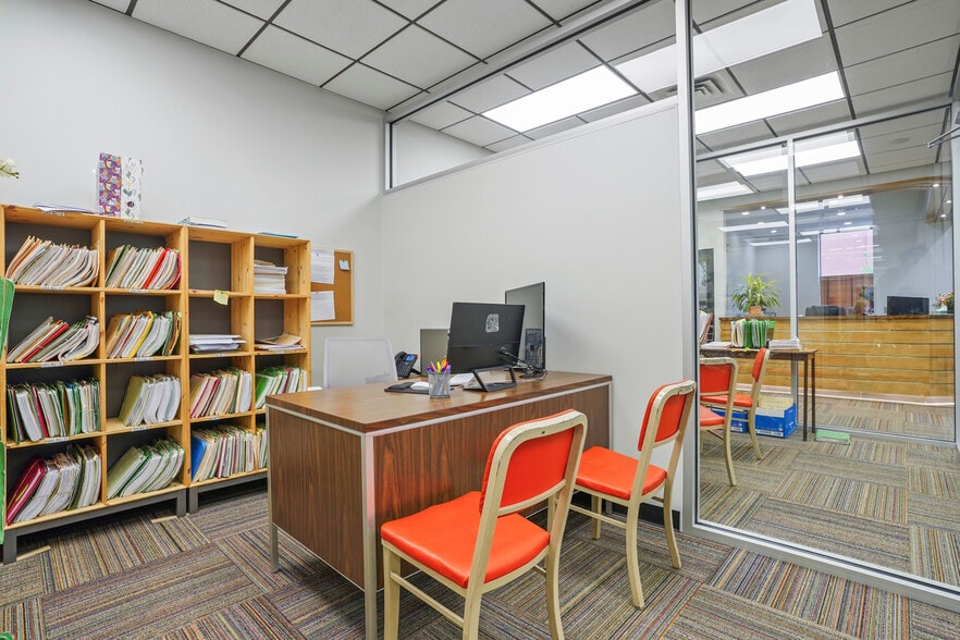 More Photos Of 283 N Broad St, Elizabeth Freestanding For Lease