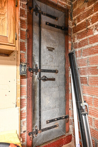 More Photos Of 1272 SW Fillmore St, Topeka Hospitality For Sale