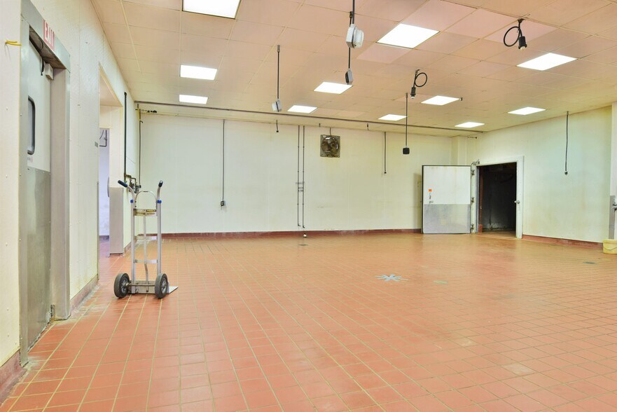 More Photos Of 126 Erie St, Cortland Warehouse For Lease