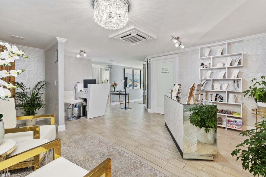 More Photos Of 712 Main St, Hyannis Storefront Retail Office For Sale