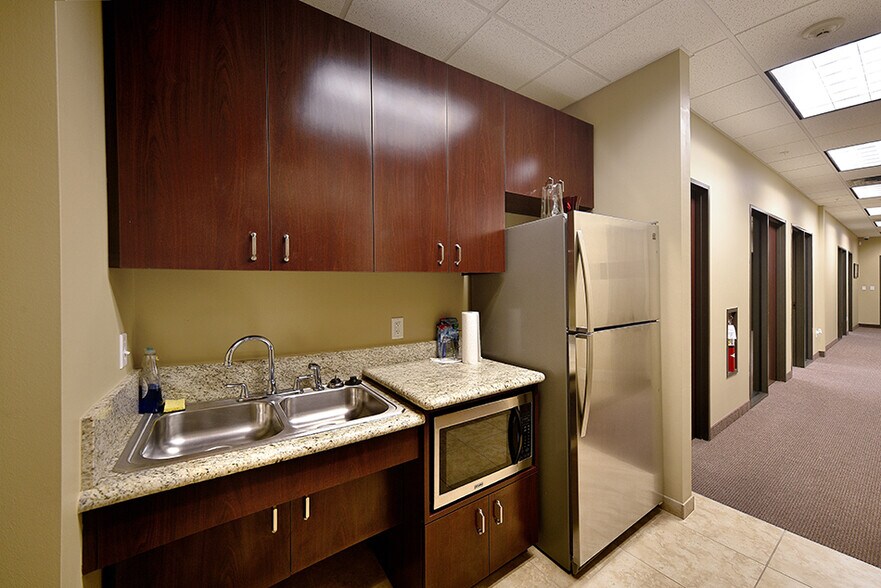 More Photos Of 8105 Kuykendahl Rd, Spring Office For Lease