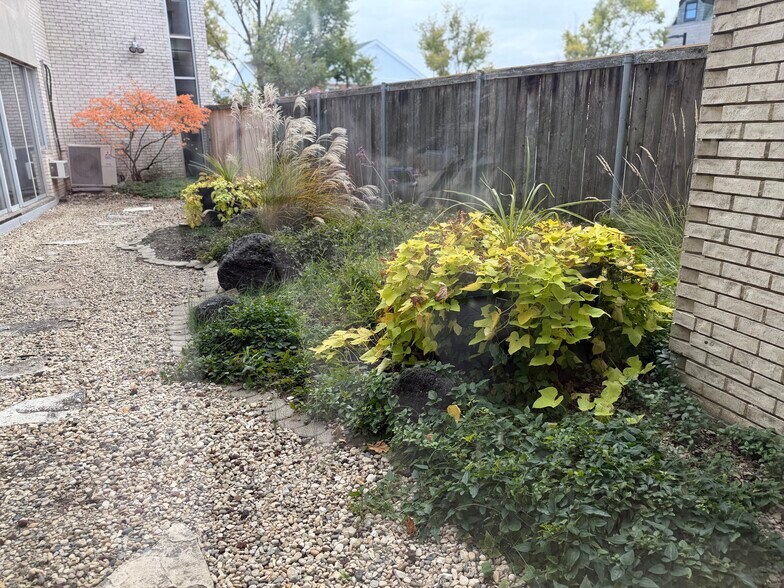 More Photos Of 480 Elm Pl, Highland Park Office For Sale