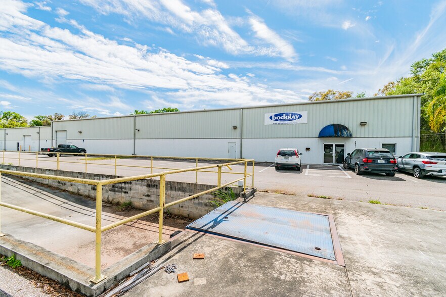 More Photos Of 2401 Airport Rd, Plant City Manufacturing For Sale