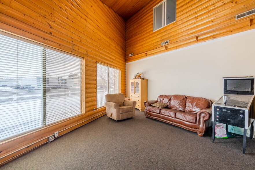 More Photos Of 165 S State St, Lindon Freestanding For Sale