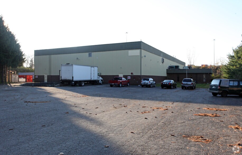 Primary Photo Of 837 Green Crest Dr, Westerville Warehouse For Lease