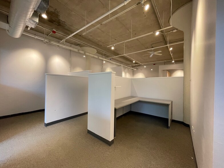 More Photos Of 2000 N Racine Ave, Chicago Loft Creative Space For Lease