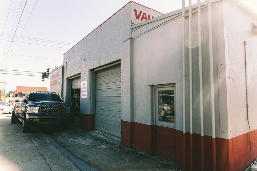 More Photos Of 601 S School Ave, Fayetteville Auto Repair For Sale