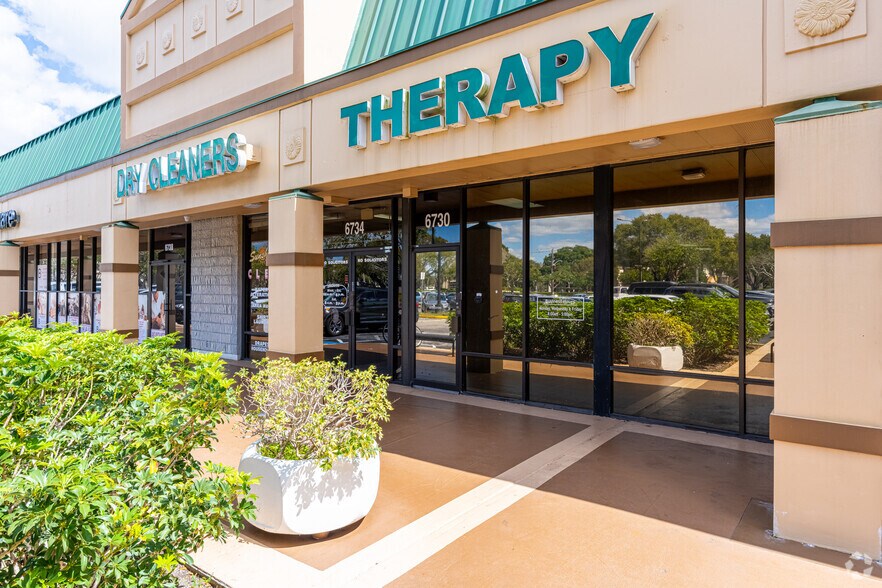 More Photos Of 6702-6900 N University Dr, Tamarac Unknown For Lease