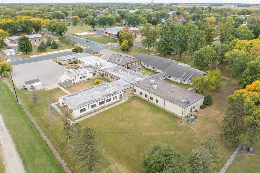 More Photos Of 411 7th Ave NW, Arlington Skilled Nursing Facility For Sale