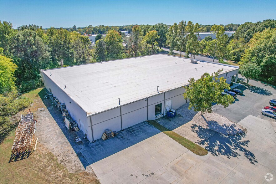 More Photos Of 4120 Turtle Creek Ln, Charlotte Warehouse For Lease