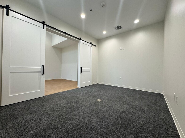 More Photos Of 1400 N Coit Rd, McKinney Unknown For Lease