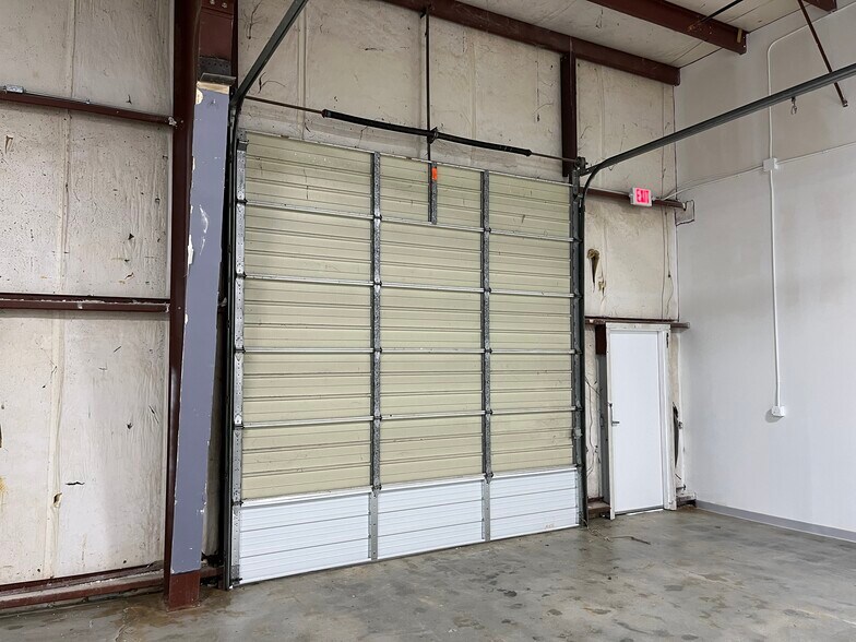 More Photos Of 4225 Phil Niekro Pky, Norcross Distribution For Lease