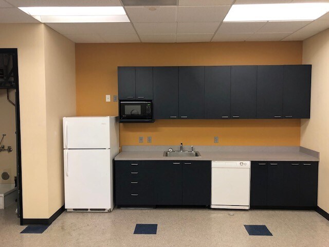 More Photos Of 165 E Charles St, Mount Angel Storefront For Lease