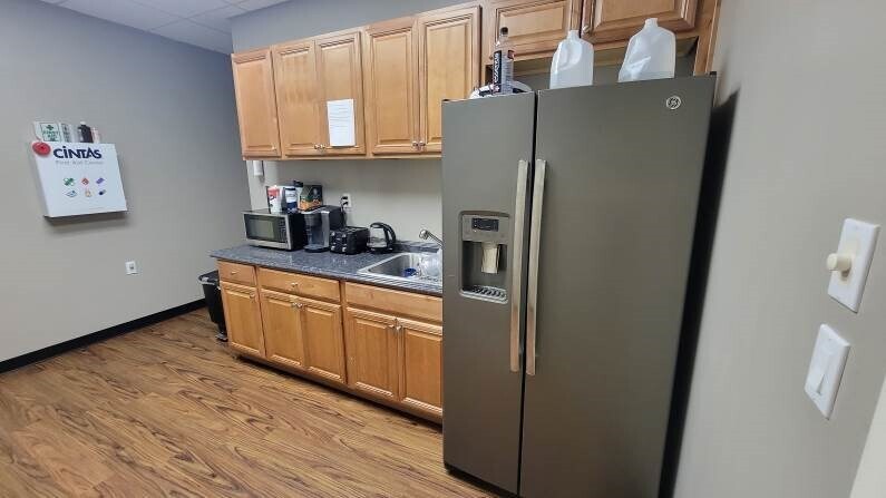 More Photos Of 85 Air Park Dr, Ronkonkoma Industrial For Sale