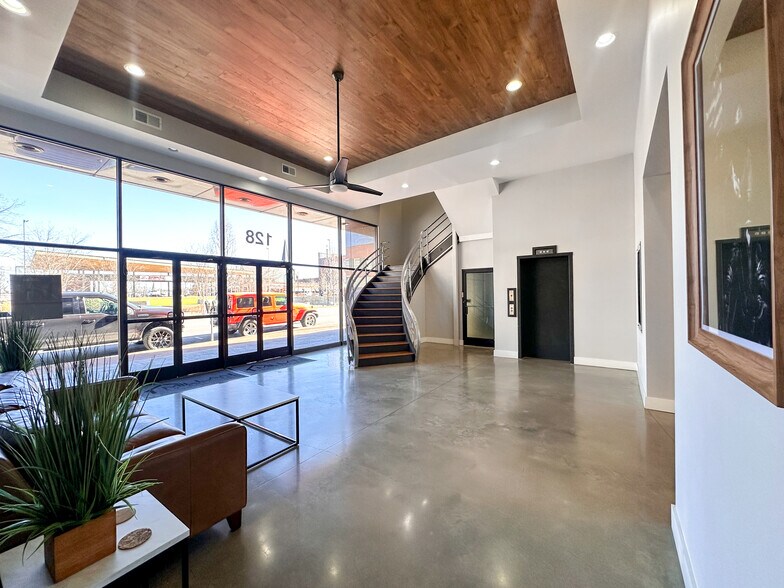 Primary Photo Of 128 N 2nd St, Clarksville Office For Lease