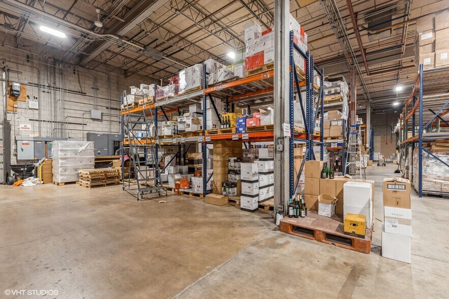 More Photos Of 5900 Howard St, Skokie Warehouse For Sale