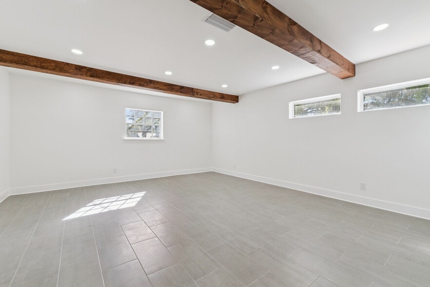 More Photos Of 557 W Plant St, Winter Garden Office For Sale