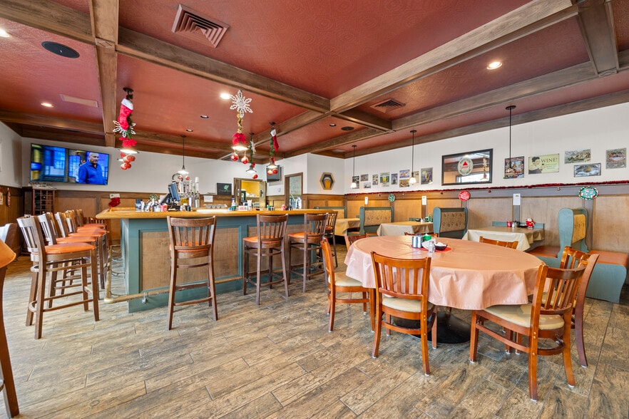More Photos Of 4415 Liberty Ave, Vermilion General Retail For Sale