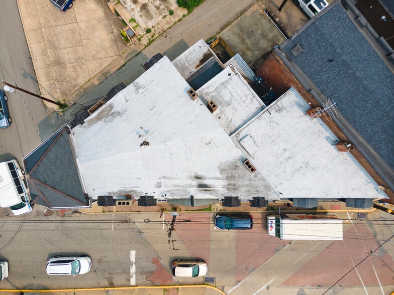 More Photos Of 139-141 Howard St, Pittsburgh General Retail For Lease