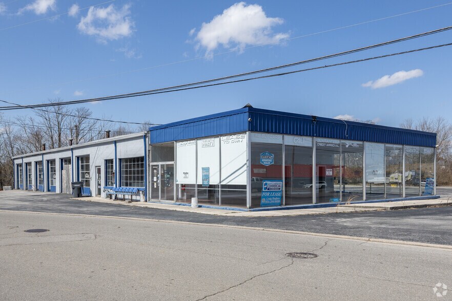 Primary Photo Of 708 W Spring St, Cookeville Auto Dealership For Lease
