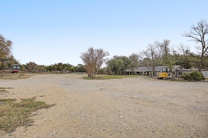 More Photos Of 7900 Hudson Loop, Austin Contractor Storage Yard For Lease