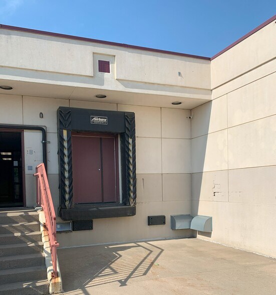 More Photos Of 3900 W 53rd St, Sioux Falls Office For Sale