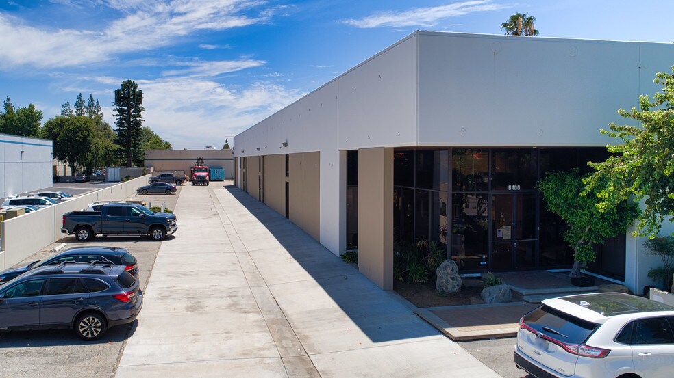 More Photos Of 6400 Variel Ave, Woodland Hills Manufacturing For Lease