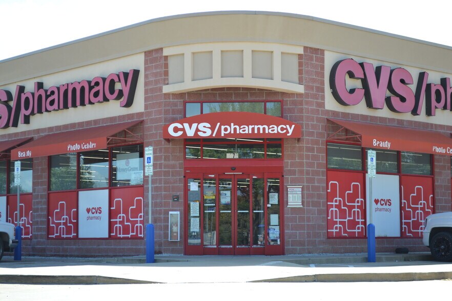 More Photos Of 1231 W Main St, Gun Barrel City Drugstore For Sale