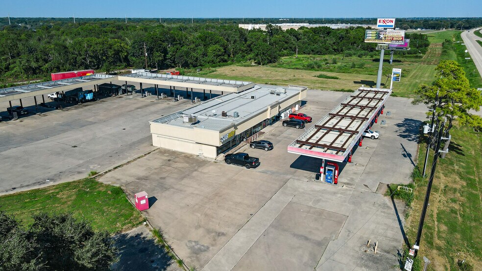More Photos Of 5168 NE I 10 Frontage Rd, Sealy General Retail For Sale