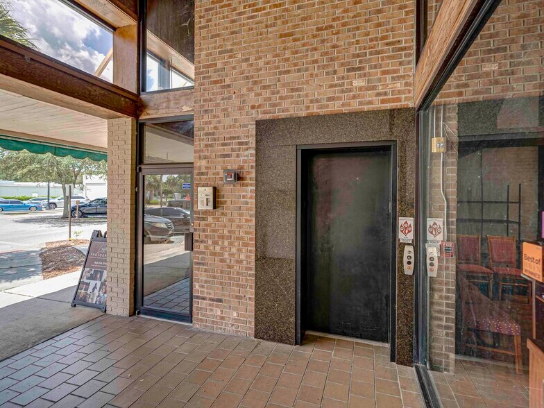 More Photos Of 247 E Stuart Ave, Lake Wales Storefront For Lease