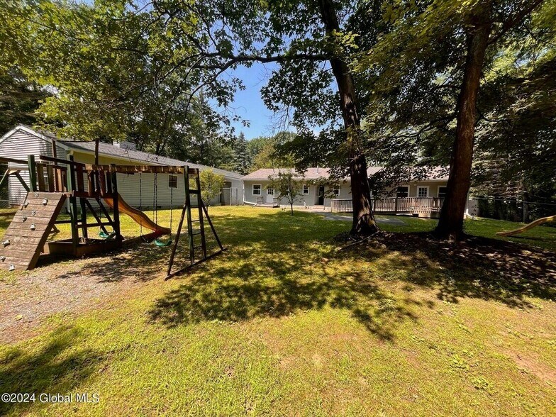 More Photos Of 1612 Crescent Rd, Clifton Park Schools For Sale