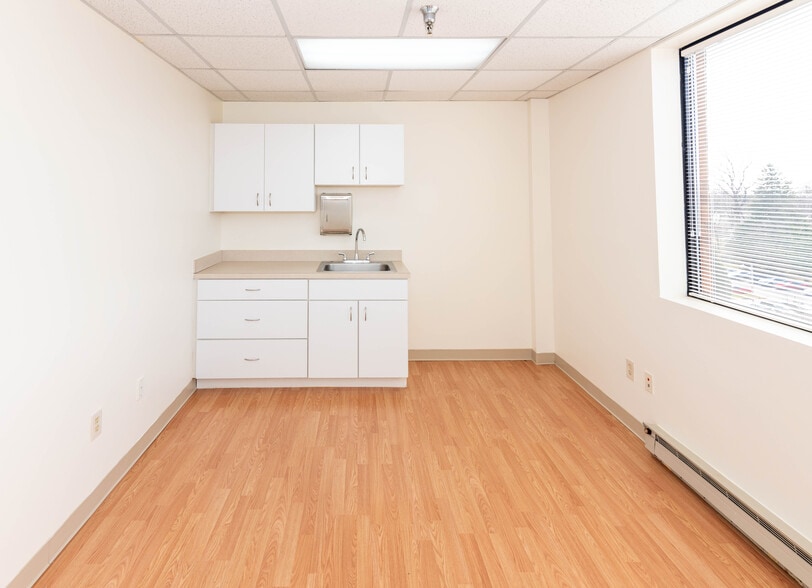 More Photos Of 120 Sister Pierre Dr, Towson Medical For Sale